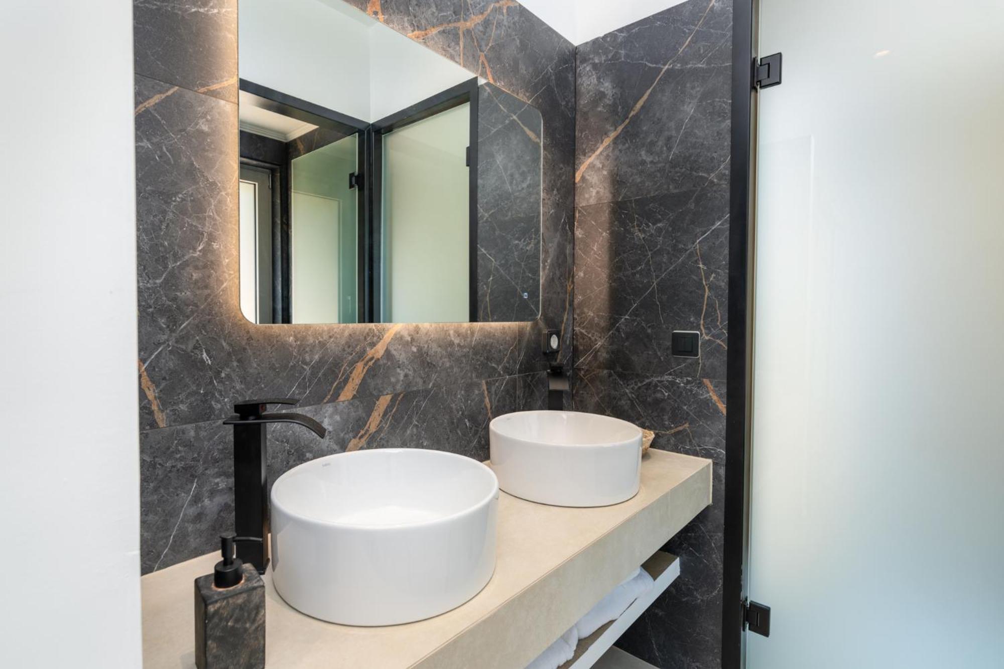 Mellamare Luxury Suites Athánion المظهر الخارجي الصورة