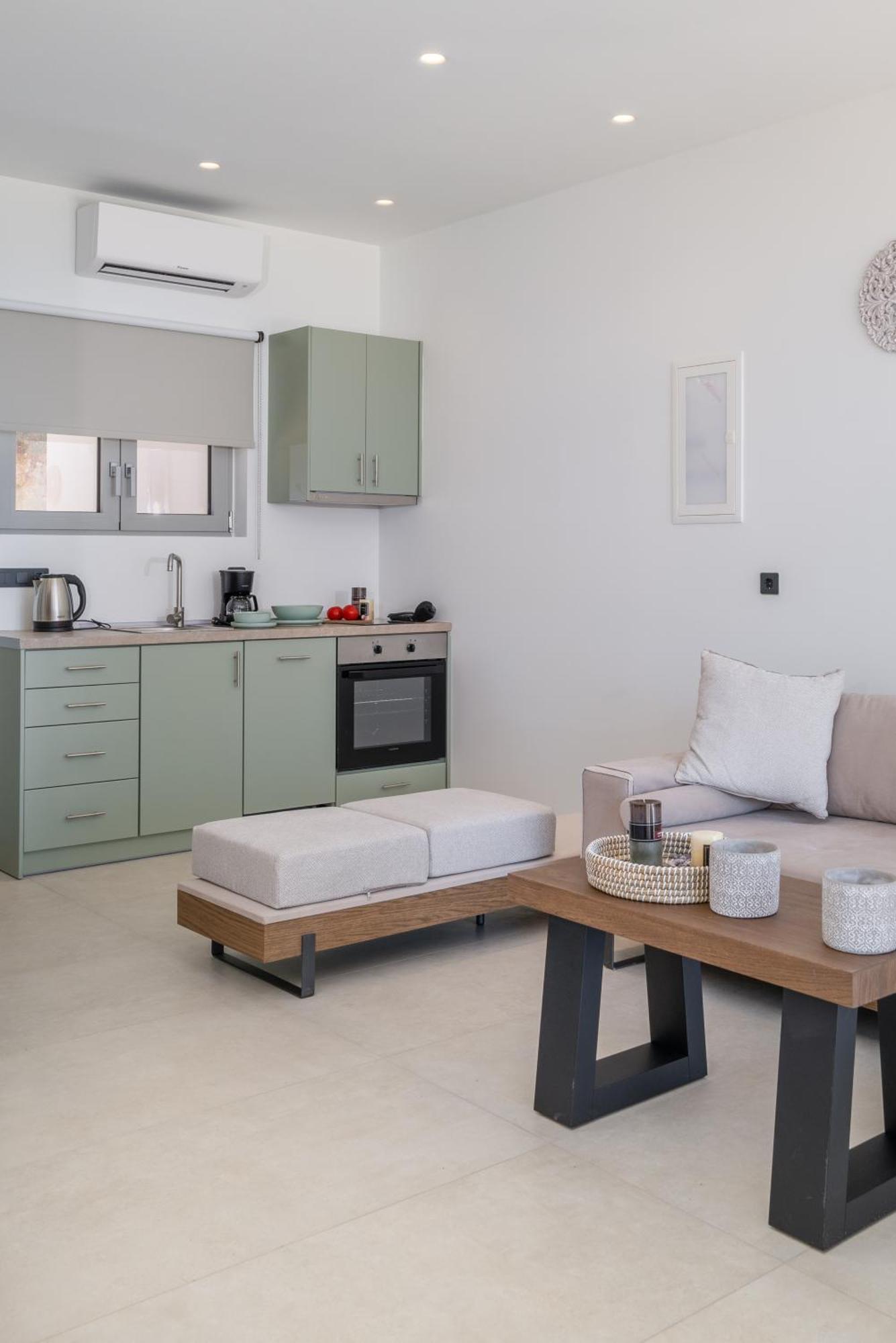 Mellamare Luxury Suites Athánion المظهر الخارجي الصورة